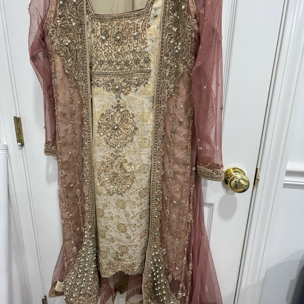 PAKISTANI WEDDING WEAR DESIGNER OUTFIT
